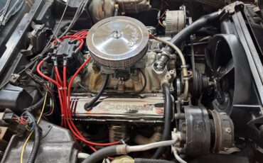 Chevrolet-Corvette-1977-2-Door-18