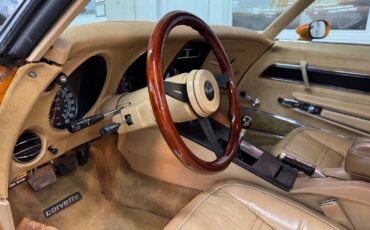 Chevrolet-Corvette-1977-2-Door-31