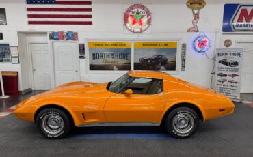 Chevrolet-Corvette-1977-2-Door-4