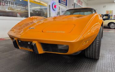 Chevrolet-Corvette-1977-2-Door-9