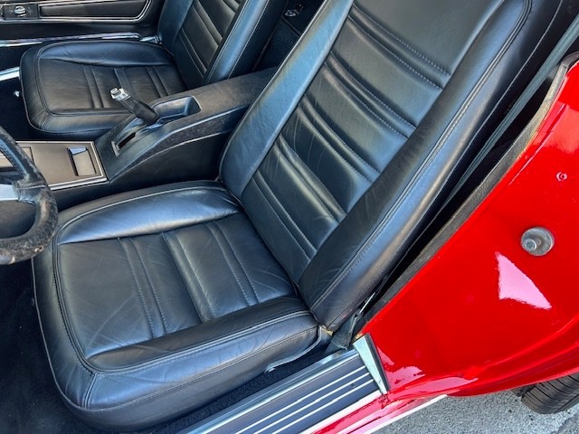 Chevrolet-Corvette-1977-Coupe-15