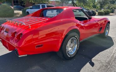 Chevrolet-Corvette-1977-Coupe-2