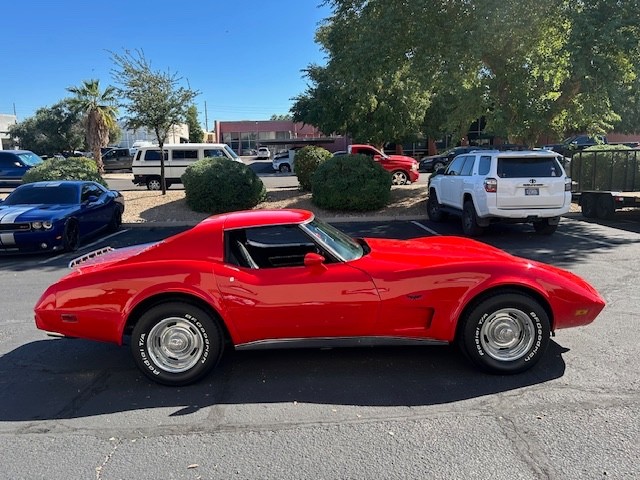 Chevrolet-Corvette-1977-Coupe-27
