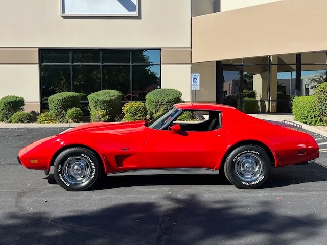 Chevrolet-Corvette-1977-Coupe-28