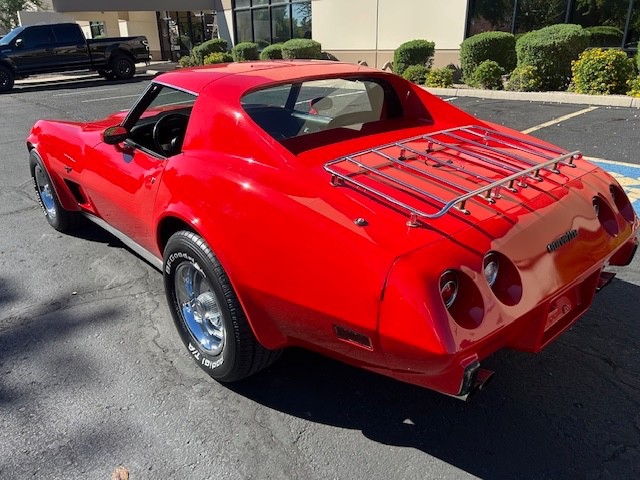 Chevrolet-Corvette-1977-Coupe-3