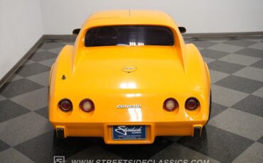 Chevrolet-Corvette-1977-Orange-Brown-26