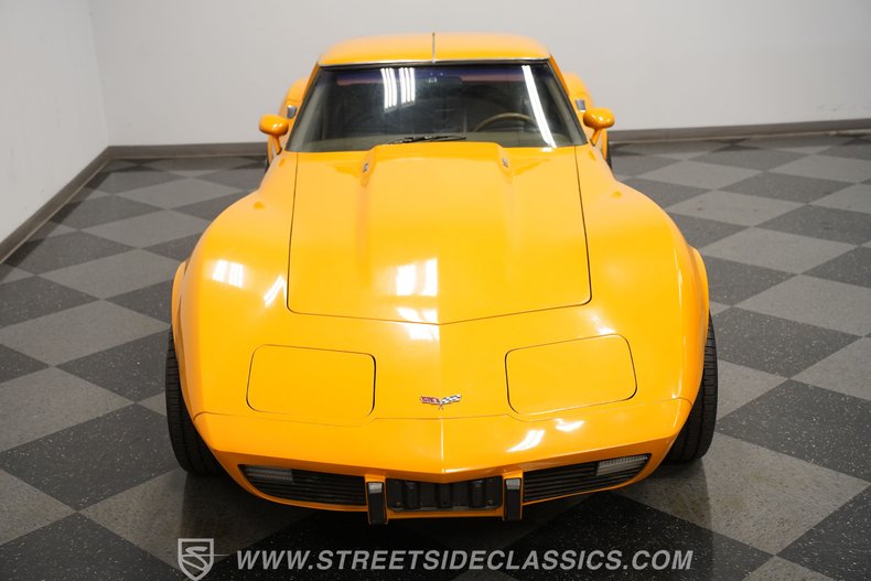 Chevrolet-Corvette-1977-Orange-Brown-31