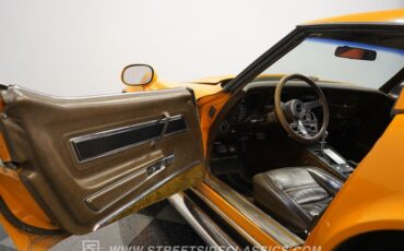 Chevrolet-Corvette-1977-Orange-Brown-35