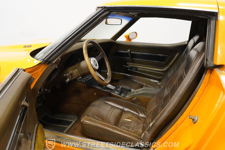 Chevrolet-Corvette-1977-Orange-Brown-37