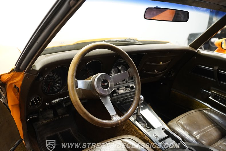 Chevrolet-Corvette-1977-Orange-Brown-38