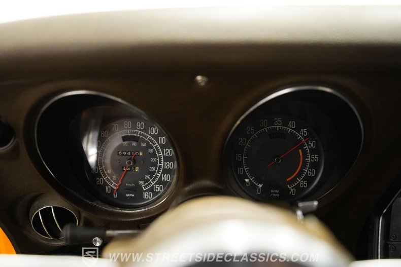 Chevrolet-Corvette-1977-Orange-Brown-40