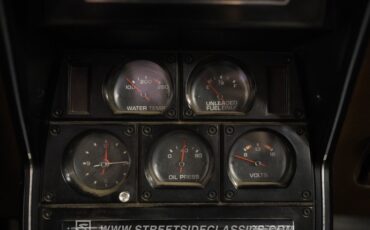 Chevrolet-Corvette-1977-Orange-Brown-42