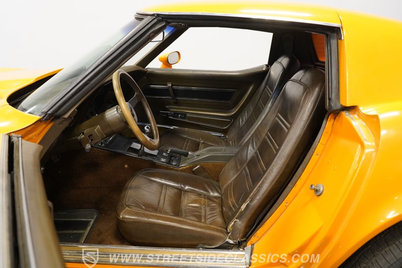 Chevrolet-Corvette-1977-Orange-Brown-8