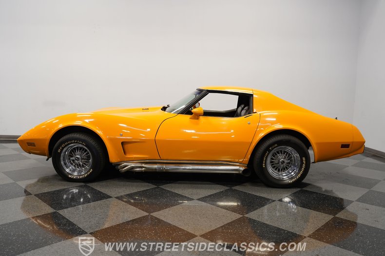Chevrolet-Corvette-1977-Orange-Brown