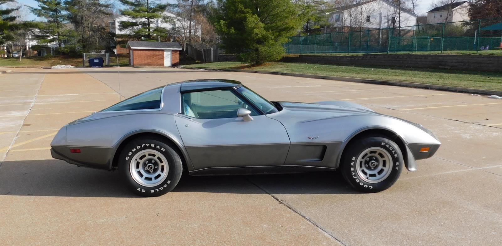 Chevrolet-Corvette-1978-12