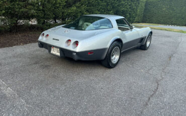 Chevrolet-Corvette-1978-15