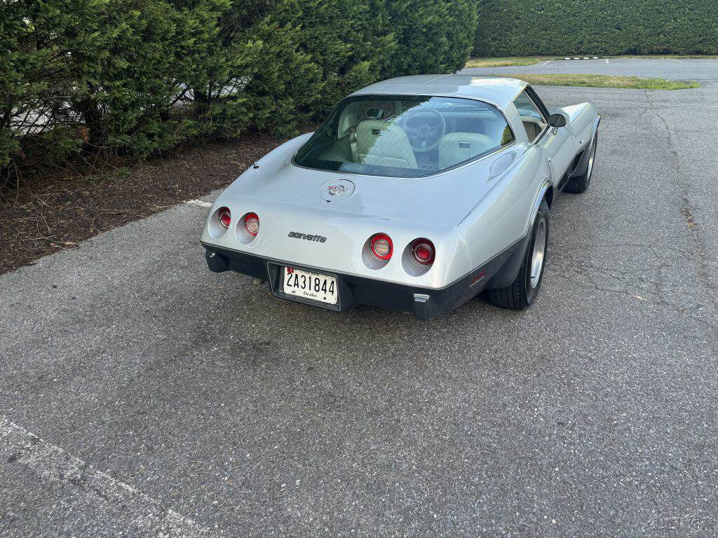 Chevrolet-Corvette-1978-19