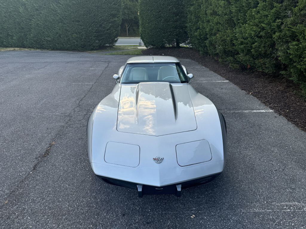 Chevrolet-Corvette-1978-2