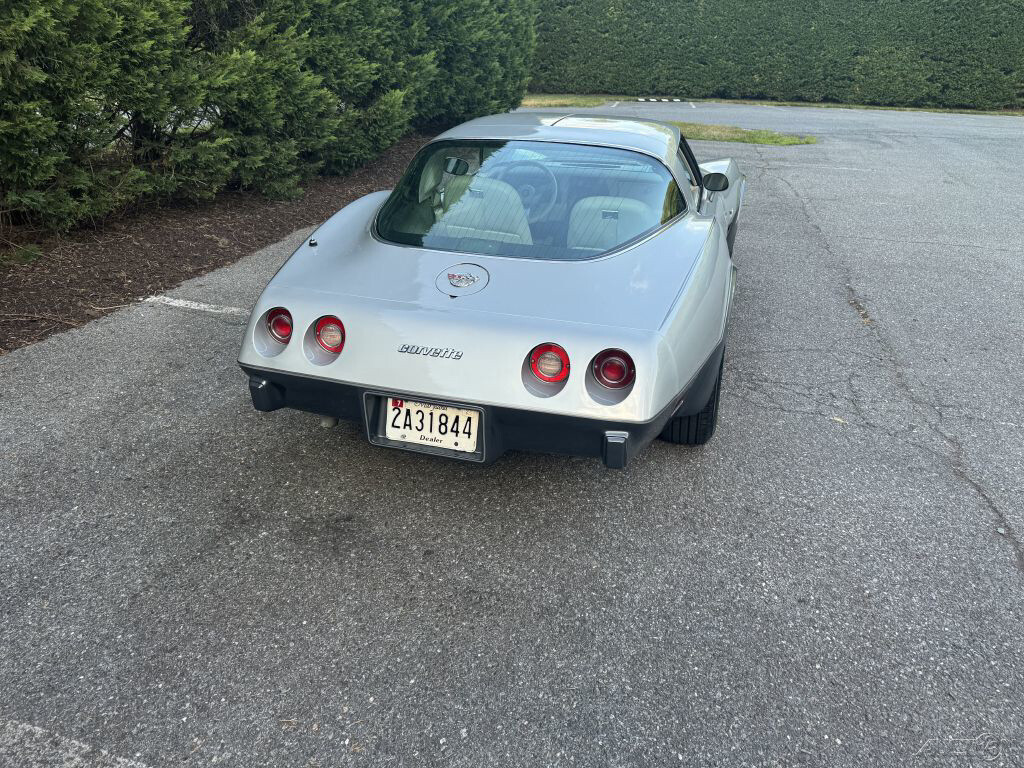 Chevrolet-Corvette-1978-21