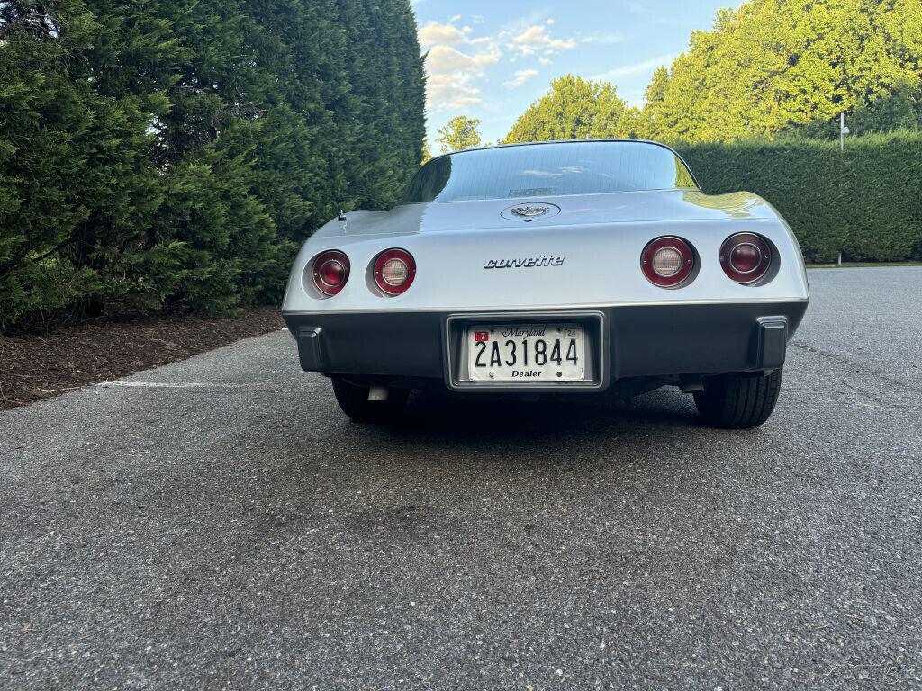 Chevrolet-Corvette-1978-23