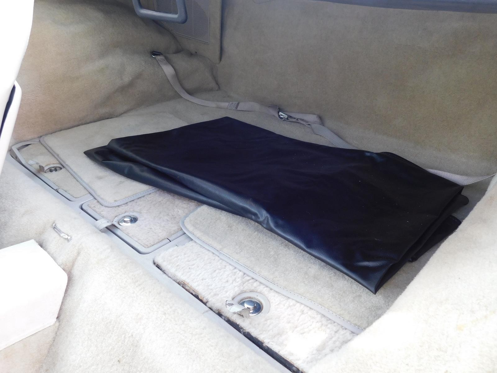 Chevrolet-Corvette-1978-28