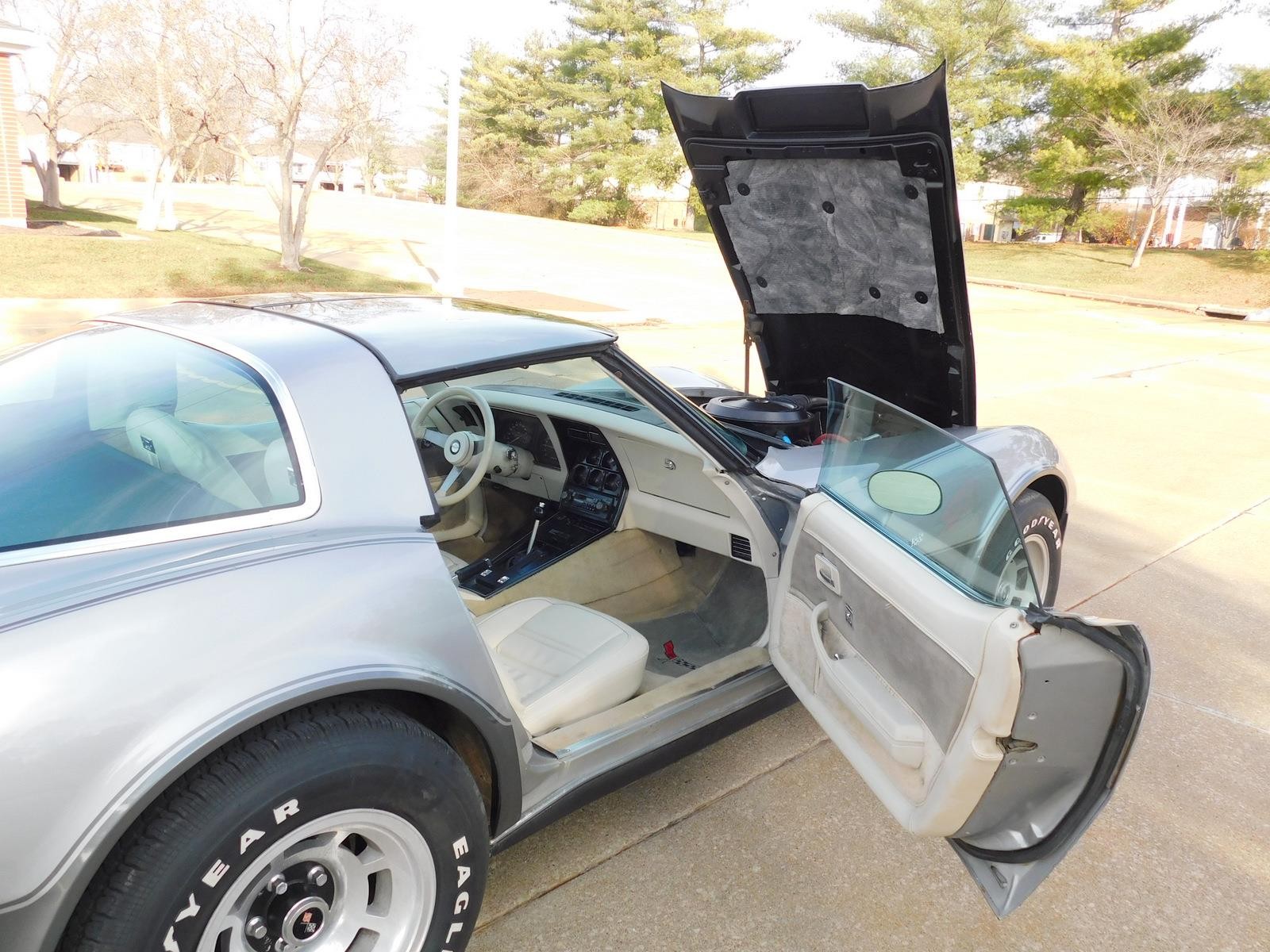 Chevrolet-Corvette-1978-29