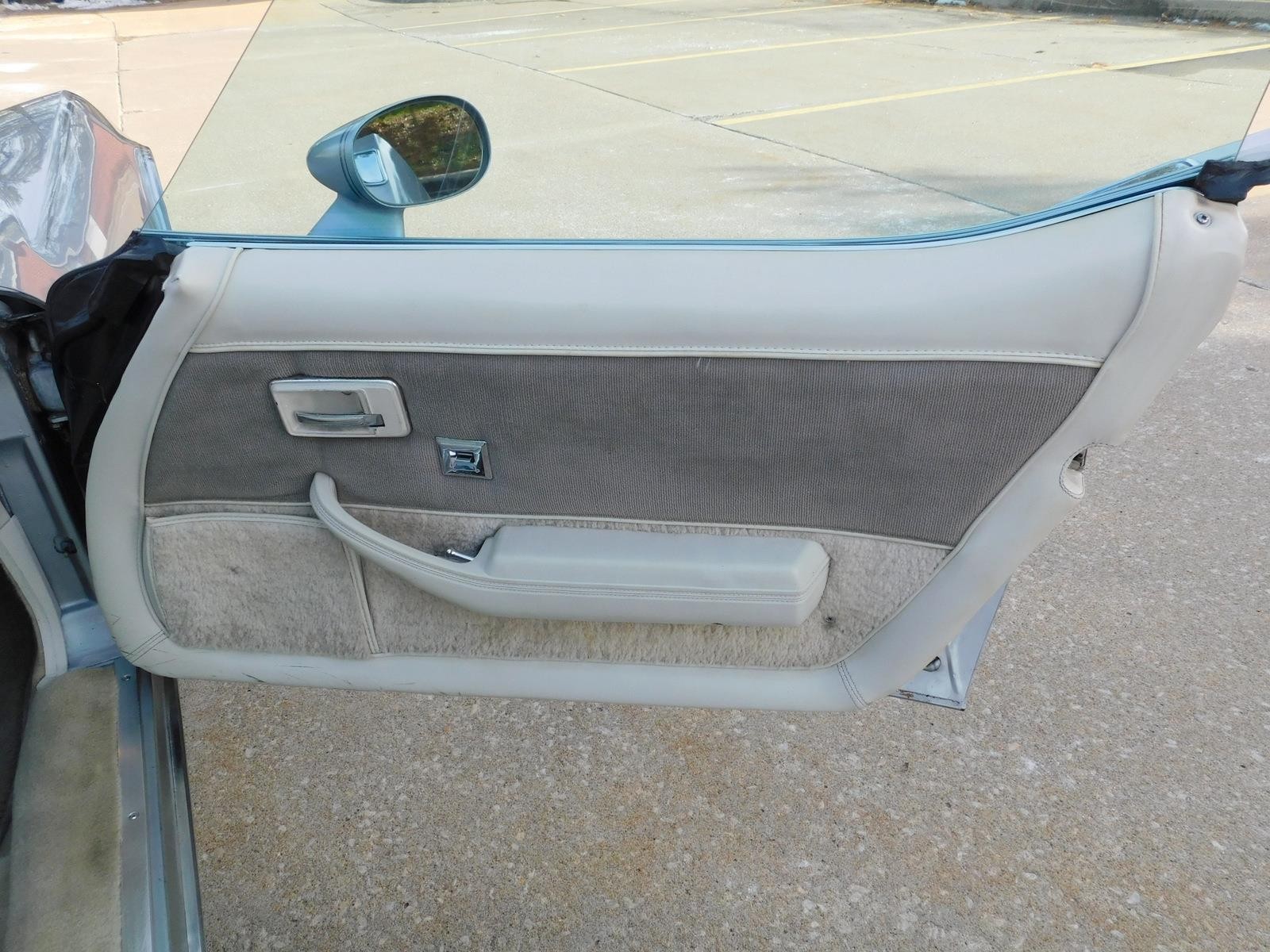 Chevrolet-Corvette-1978-31