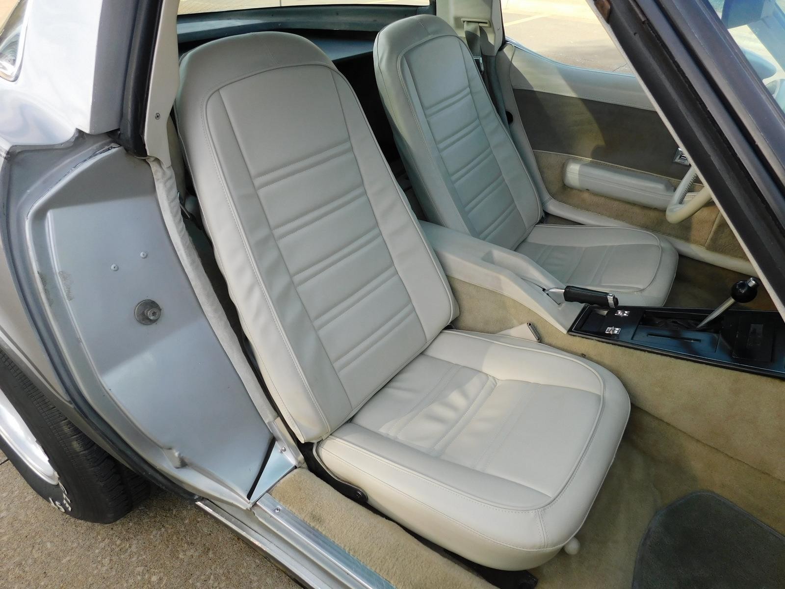 Chevrolet-Corvette-1978-32