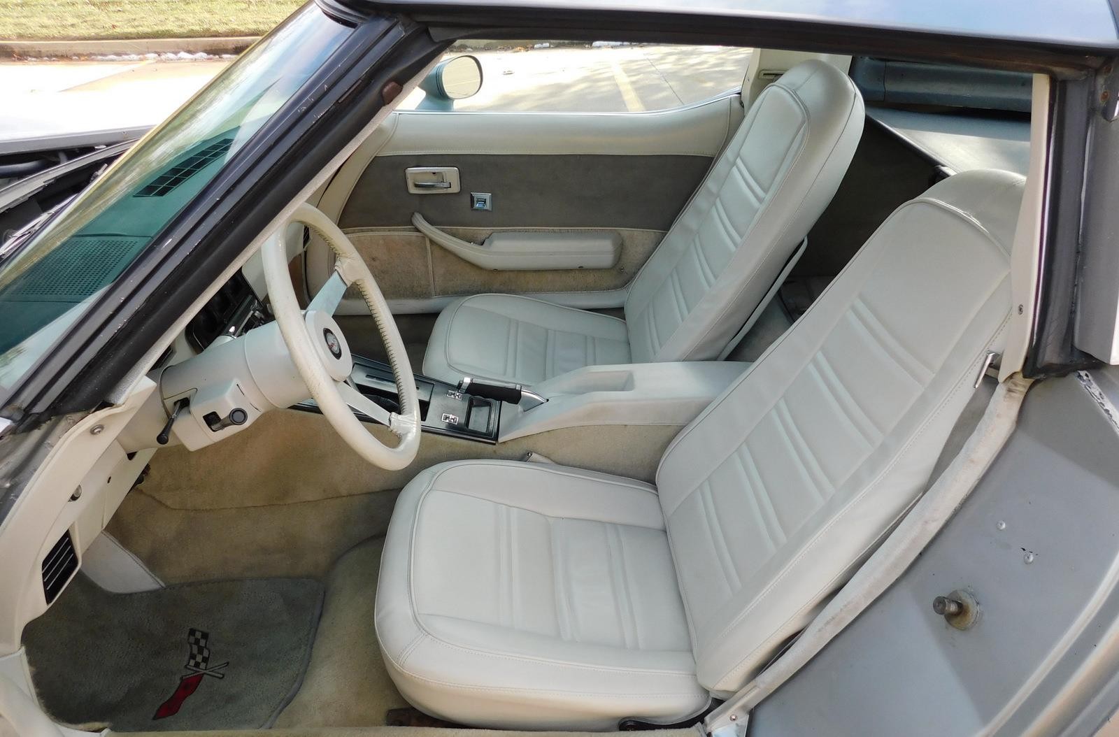 Chevrolet-Corvette-1978-7