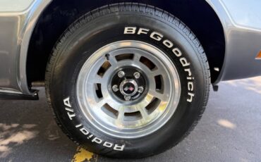 Chevrolet-Corvette-1978-Coupe-11