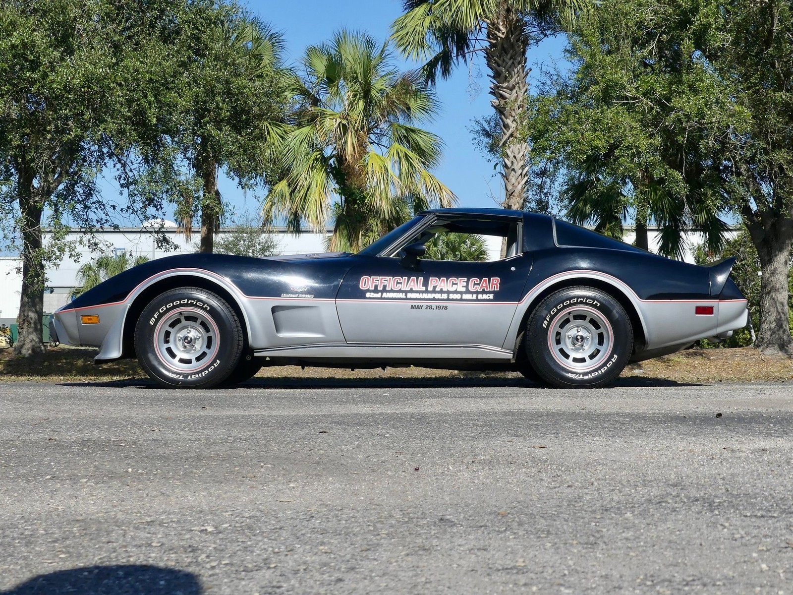 Chevrolet-Corvette-1978-Coupe-12