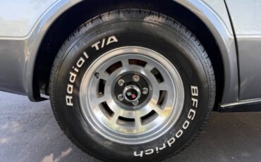 Chevrolet-Corvette-1978-Coupe-12