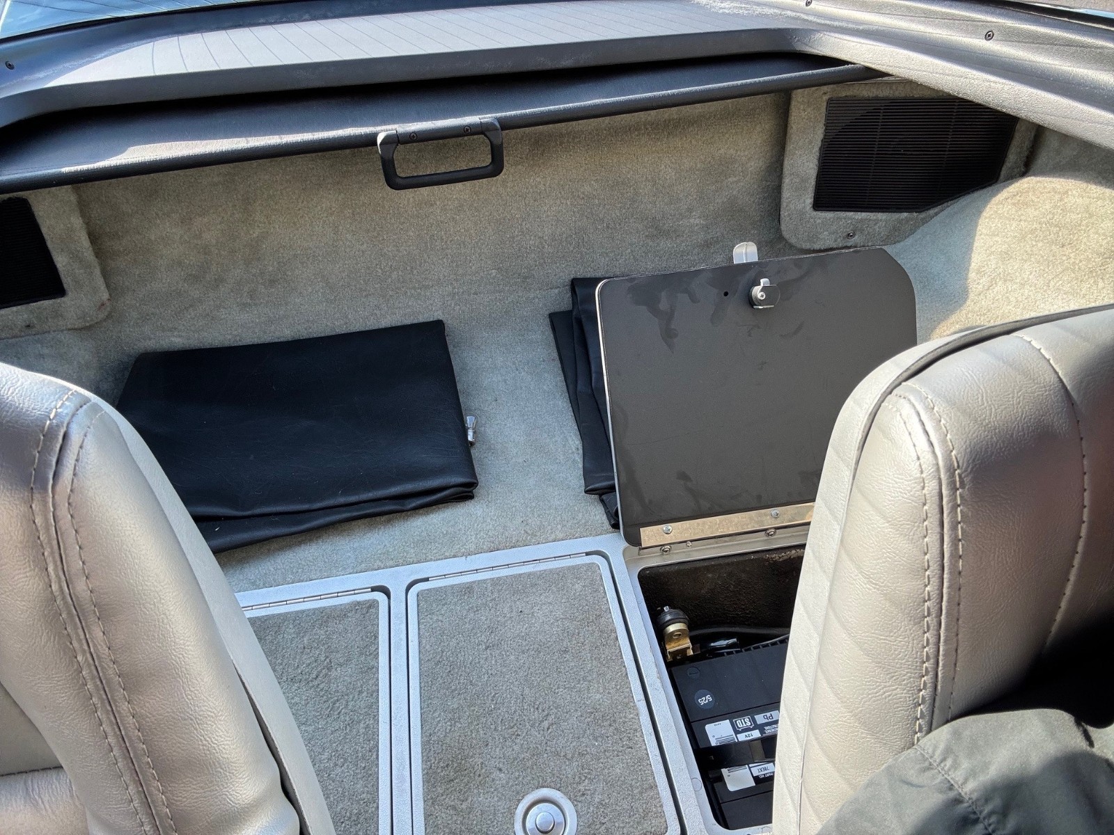 Chevrolet-Corvette-1978-Coupe-12