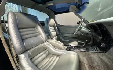 Chevrolet-Corvette-1978-Coupe-13