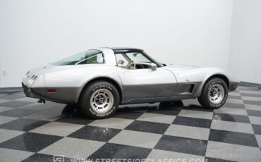 Chevrolet-Corvette-1978-Coupe-13