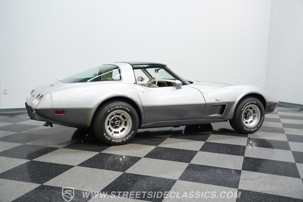 Chevrolet-Corvette-1978-Coupe-13