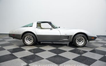 Chevrolet-Corvette-1978-Coupe-14