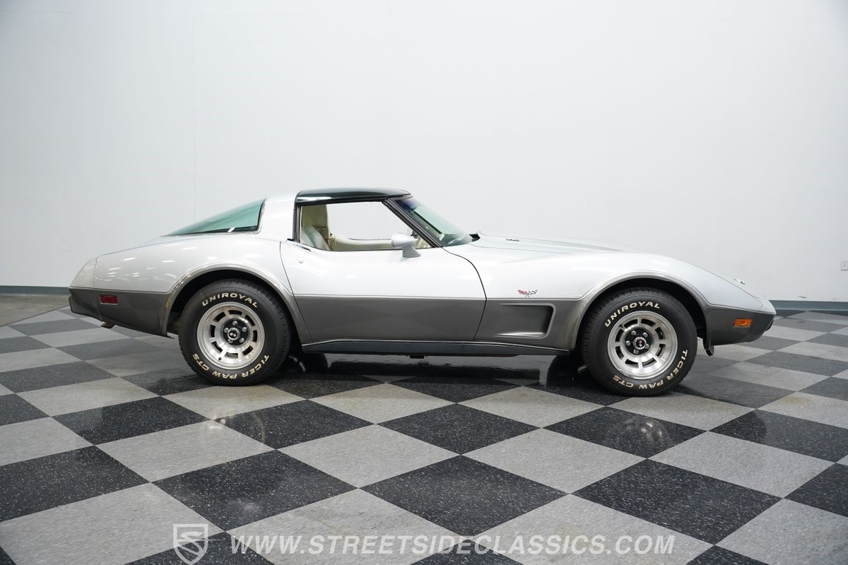 Chevrolet-Corvette-1978-Coupe-14