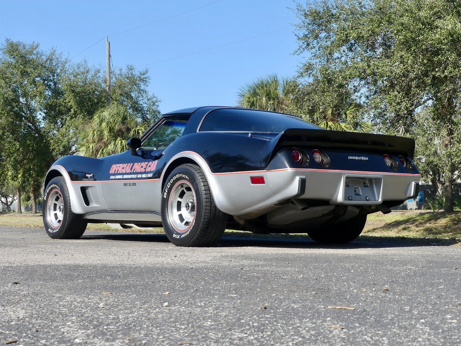 Chevrolet-Corvette-1978-Coupe-15