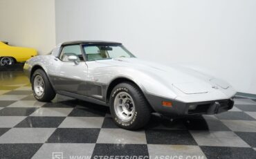 Chevrolet-Corvette-1978-Coupe-16
