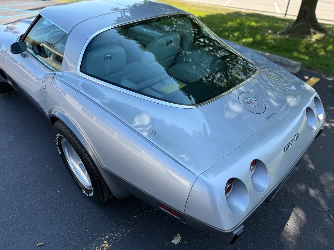 Chevrolet-Corvette-1978-Coupe-19
