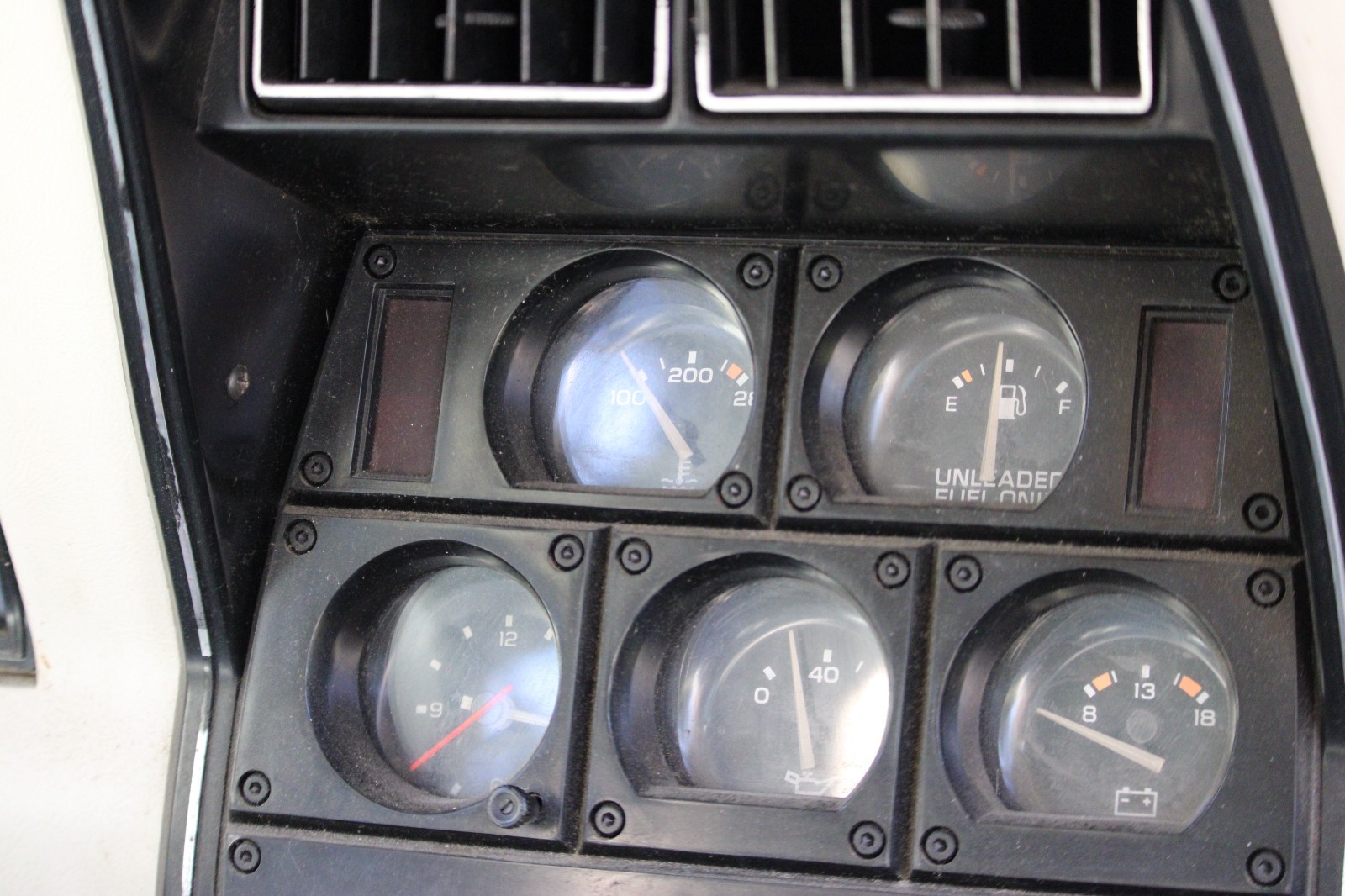 Chevrolet-Corvette-1978-Coupe-2