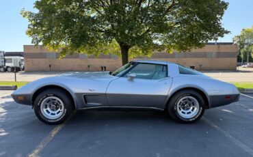 Chevrolet-Corvette-1978-Coupe-2