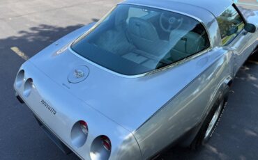 Chevrolet-Corvette-1978-Coupe-21