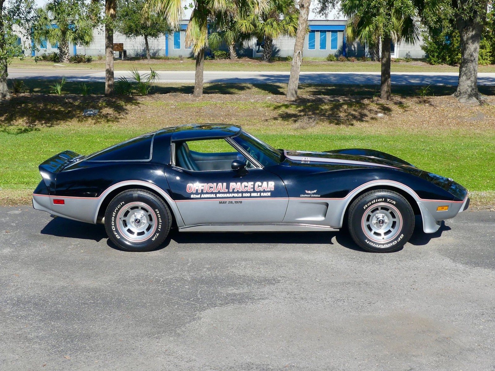 Chevrolet-Corvette-1978-Coupe-22