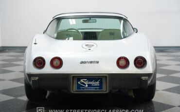 Chevrolet-Corvette-1978-Coupe-23