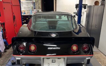 Chevrolet-Corvette-1978-Coupe-23