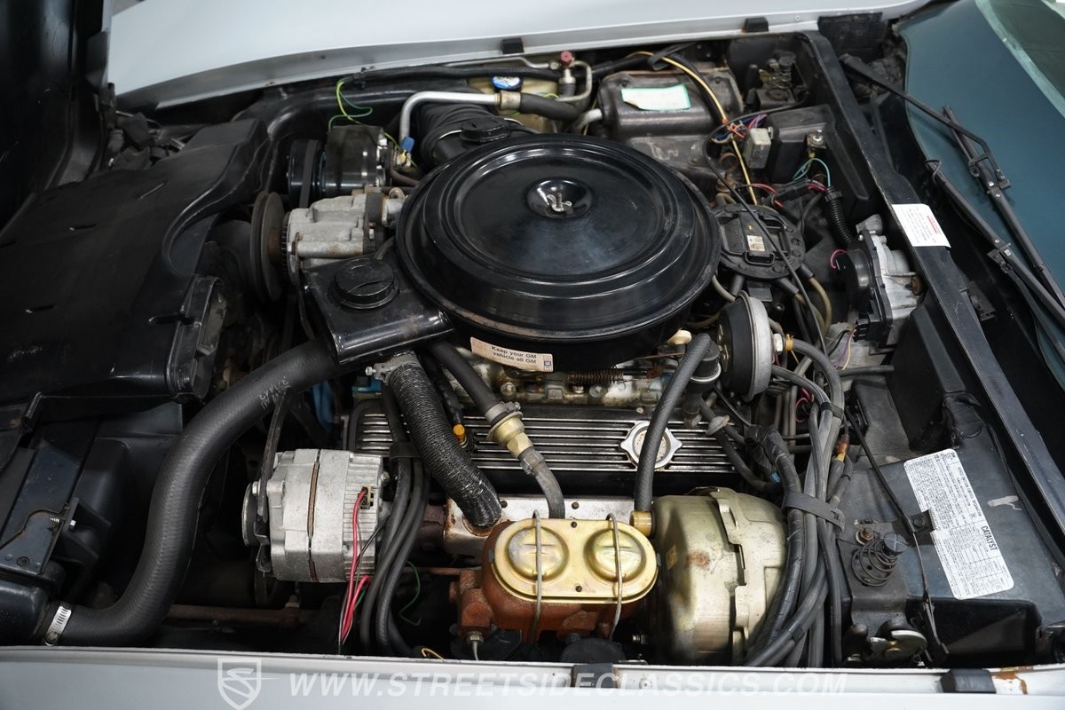 Chevrolet-Corvette-1978-Coupe-3