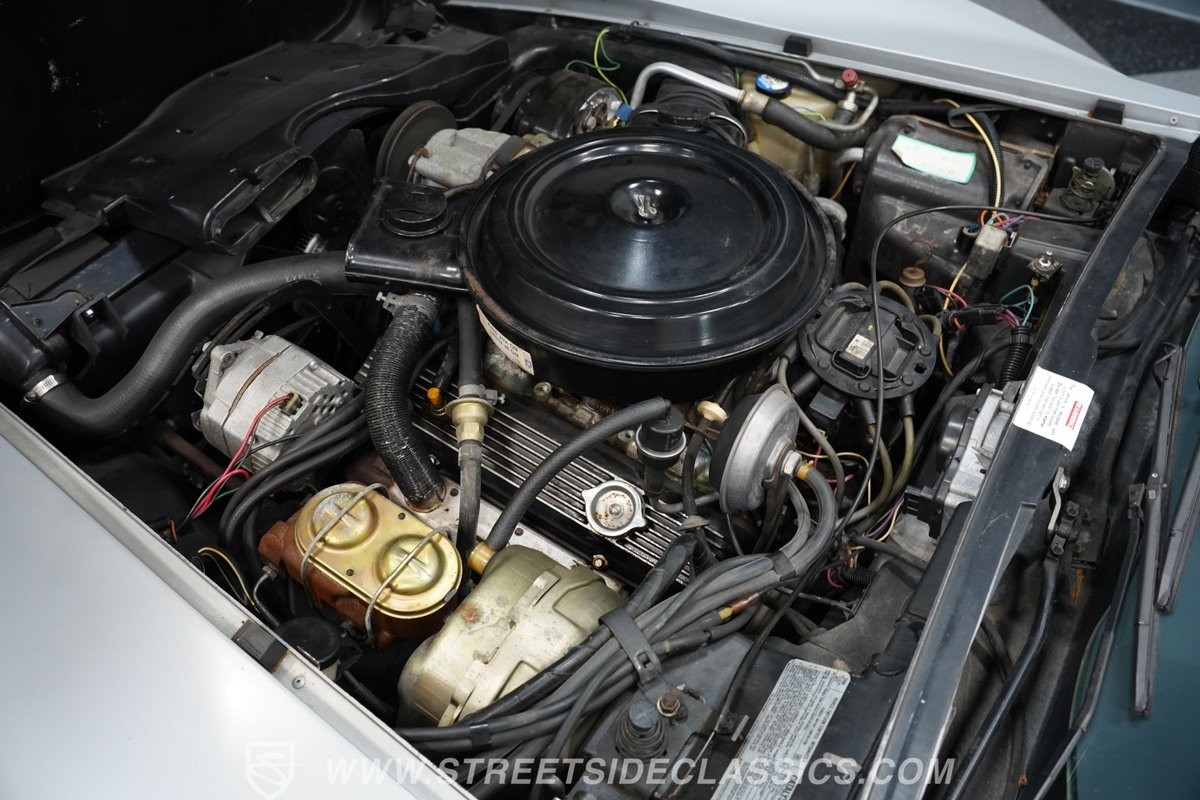 Chevrolet-Corvette-1978-Coupe-30