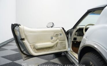 Chevrolet-Corvette-1978-Coupe-34